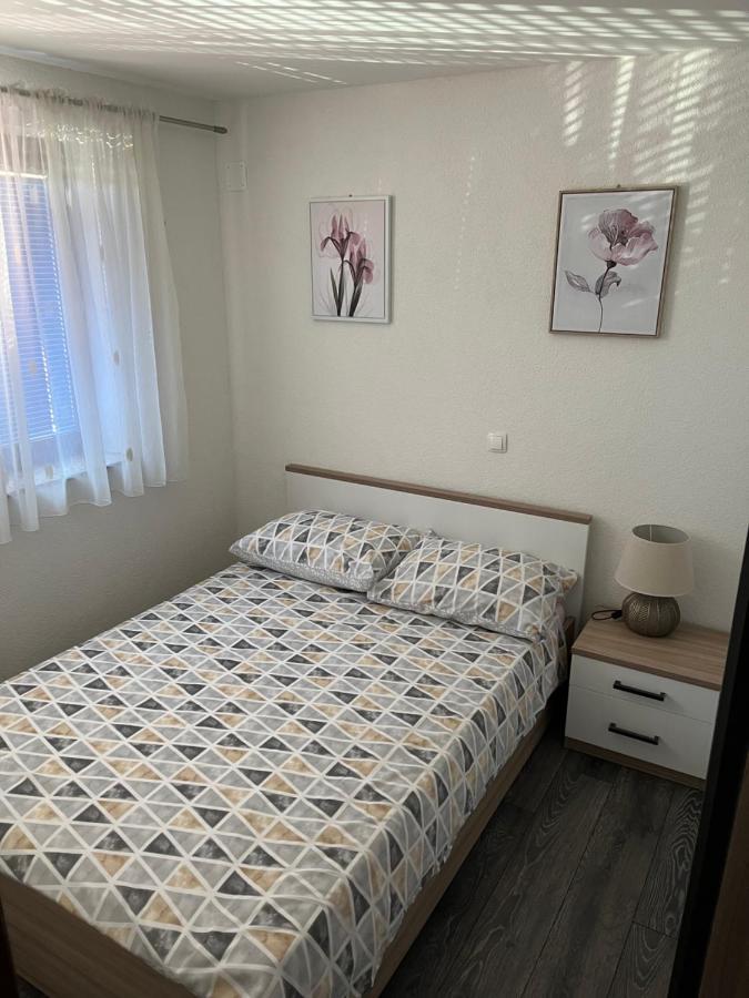 Room In Otocac Helena Exteriör bild